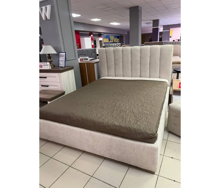 Ліжко-платформа з вертикальним прошивом