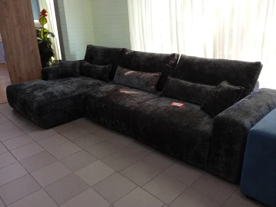 Большой угловой диван с глубоким сиденьем