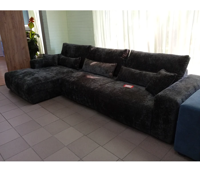 Большой угловой диван с глубоким сиденьем