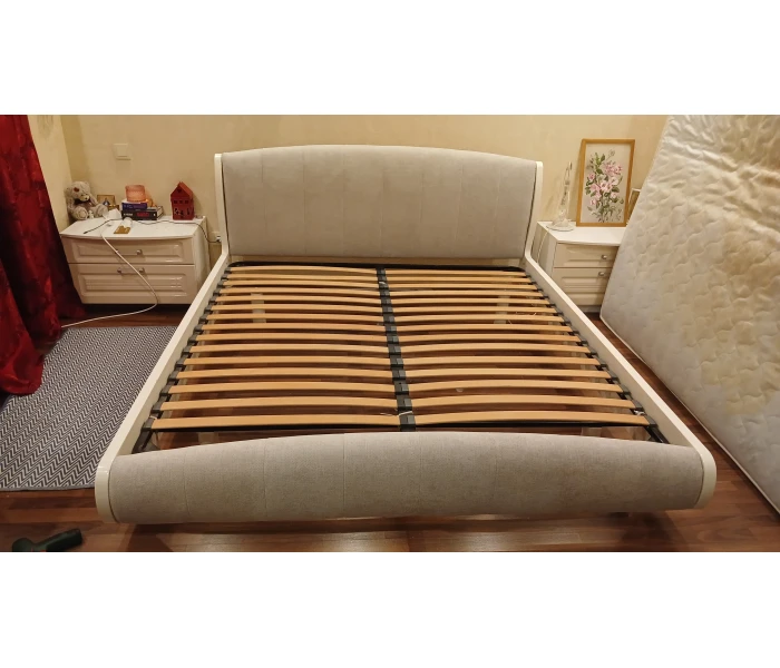 Перетяжка двоспального ліжка з вертикальною прошивкою