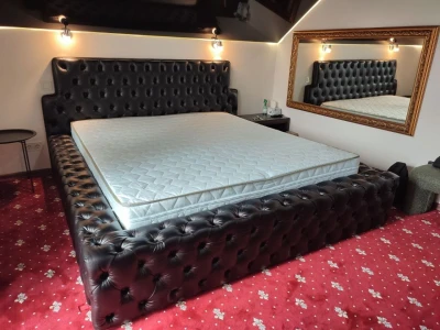 Габаритне ліжко з каретною стяжкою в екошкірі