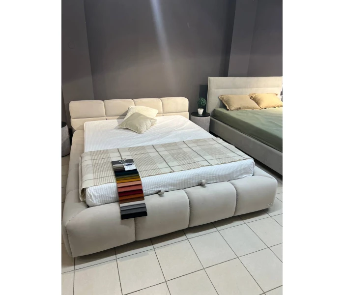 Ліжко-платформа з низьким узголів'ям