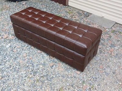 Подовжена банкетка в класичному стилі