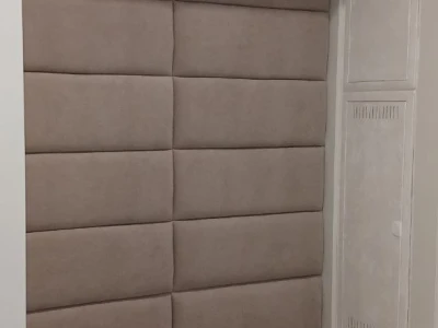 Комплексне виготовлення м'якої зони: панелі-спинка та пуф-сидіння у велюрі