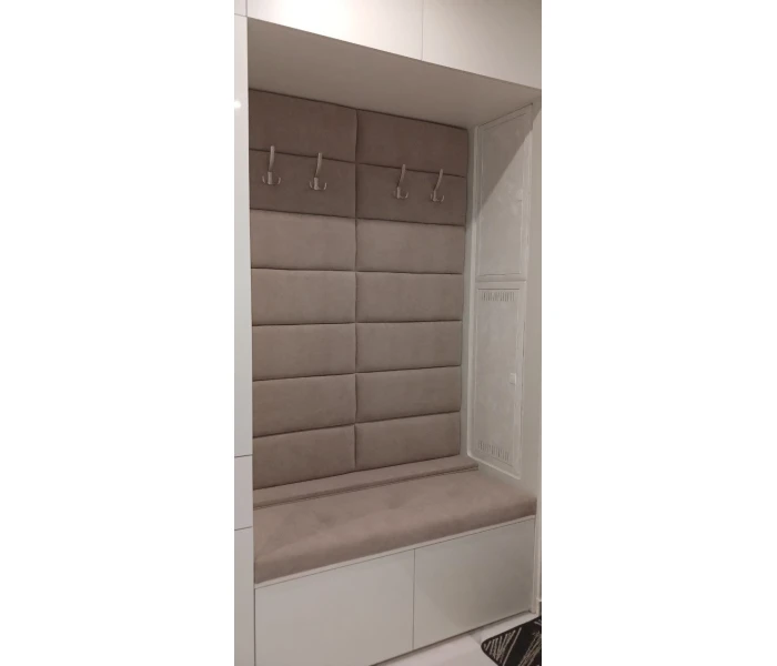 Комплексне виготовлення м'якої зони: панелі-спинка та пуф-сидіння у велюрі