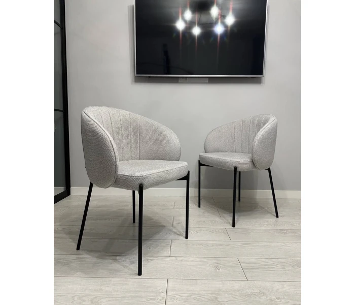 Крісло-стілець з суцільною спинкою