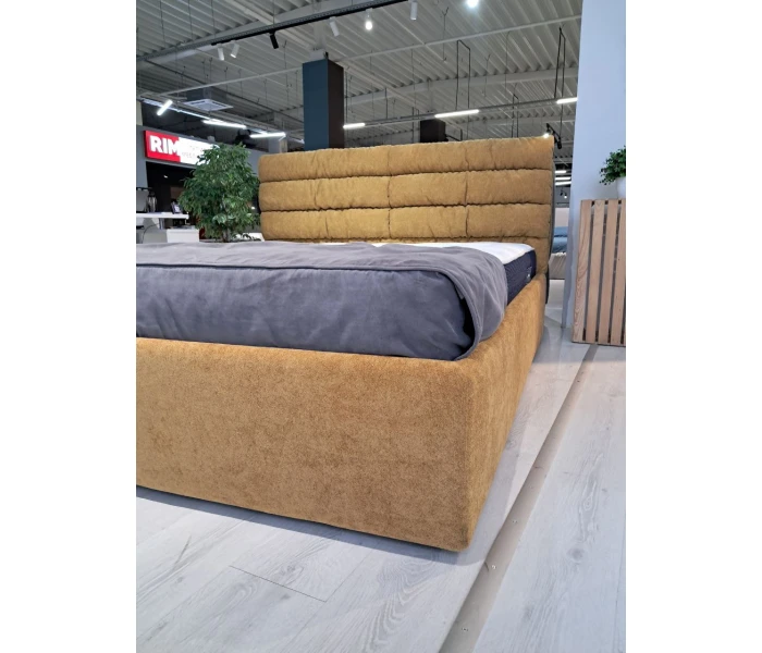 Двоспальне ліжко з горизонтальною прострочкою