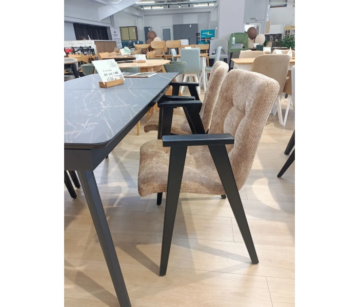 М'який стілець з каретною стяжкою