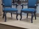 Обновление антикварных стульев в глубоком синем цвете